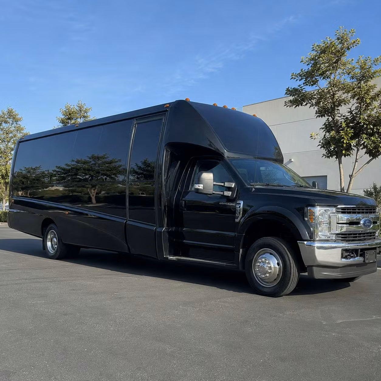 party buses for concerts at the observatory oc and belly up in huntington beach s backyard